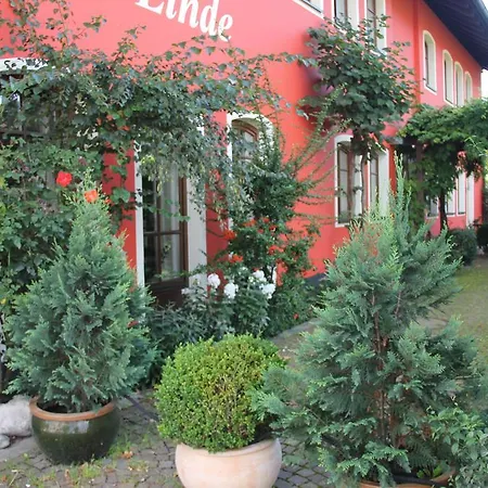 Zur Linde Hotel