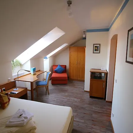 Hotel Zur Linde 3*