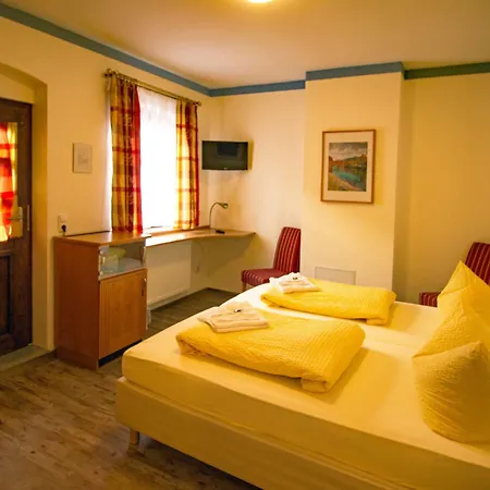 Zur Linde Hotell Hohenlinden