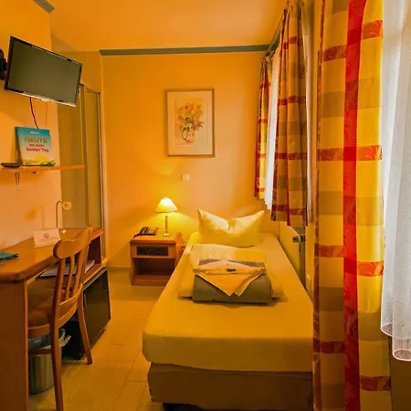 Hotel Zur Linde 3*