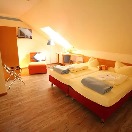 Hotell Zur Linde Hohenlinden
