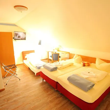 Zur Linde Hotell Hohenlinden