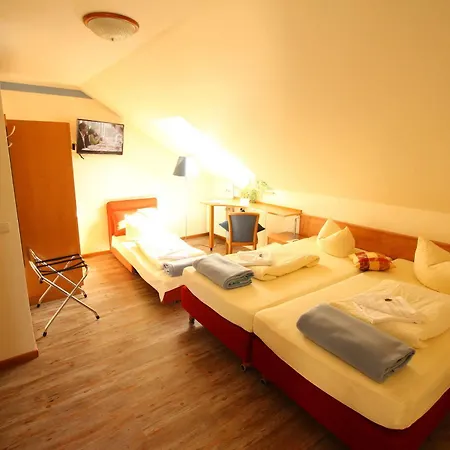 Zur Linde 3* Hohenlinden