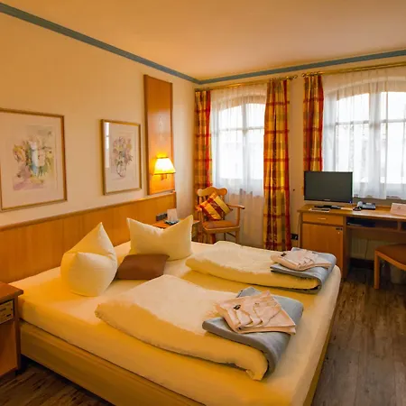 Zur Linde Hotell Hohenlinden