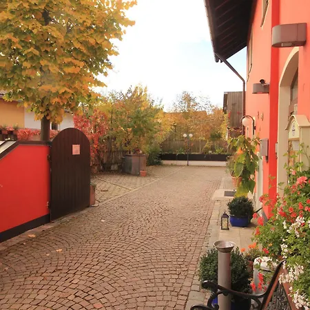 Hotell Zur Linde Hohenlinden