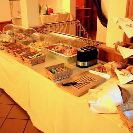Zur Linde Hotel