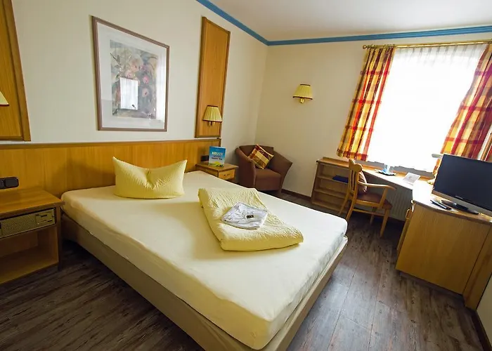 Zur Linde 3* Hohenlinden