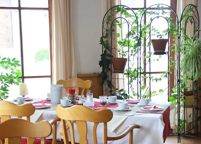 Zur Linde Hotel