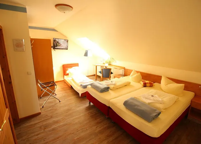 Zur Linde 3* Hohenlinden