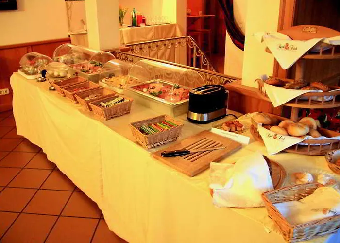 Zur Linde Hotel